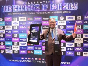 Kepala SMK Mudisa Raih Penghargaan Kepemimpinan Pendidikan Terpercaya Tingkat Asia 