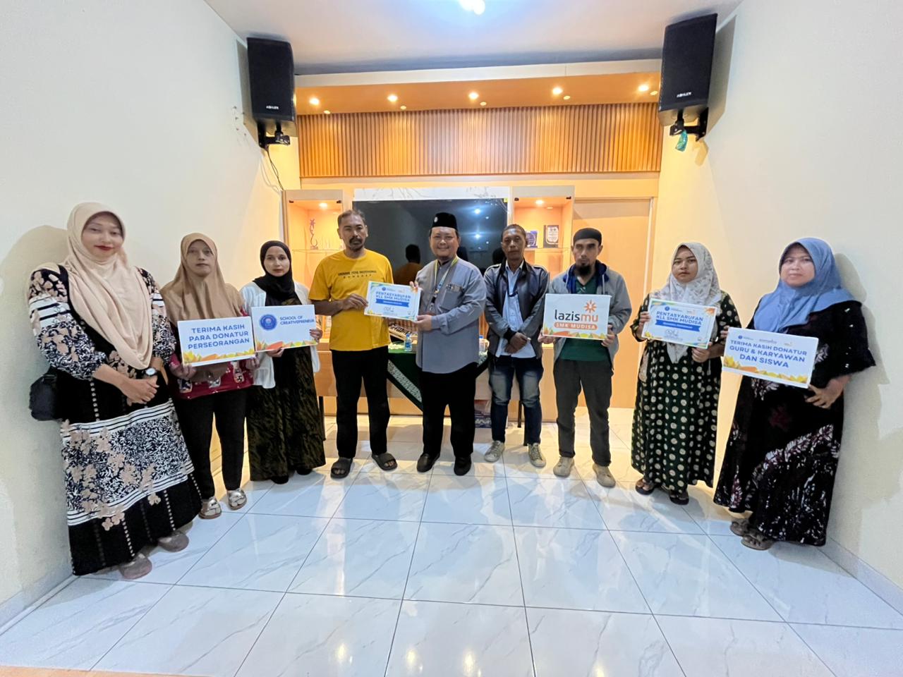 Pentasyarufan Beasiswa: Lazismu SMK Mudisa Ringankan Beban