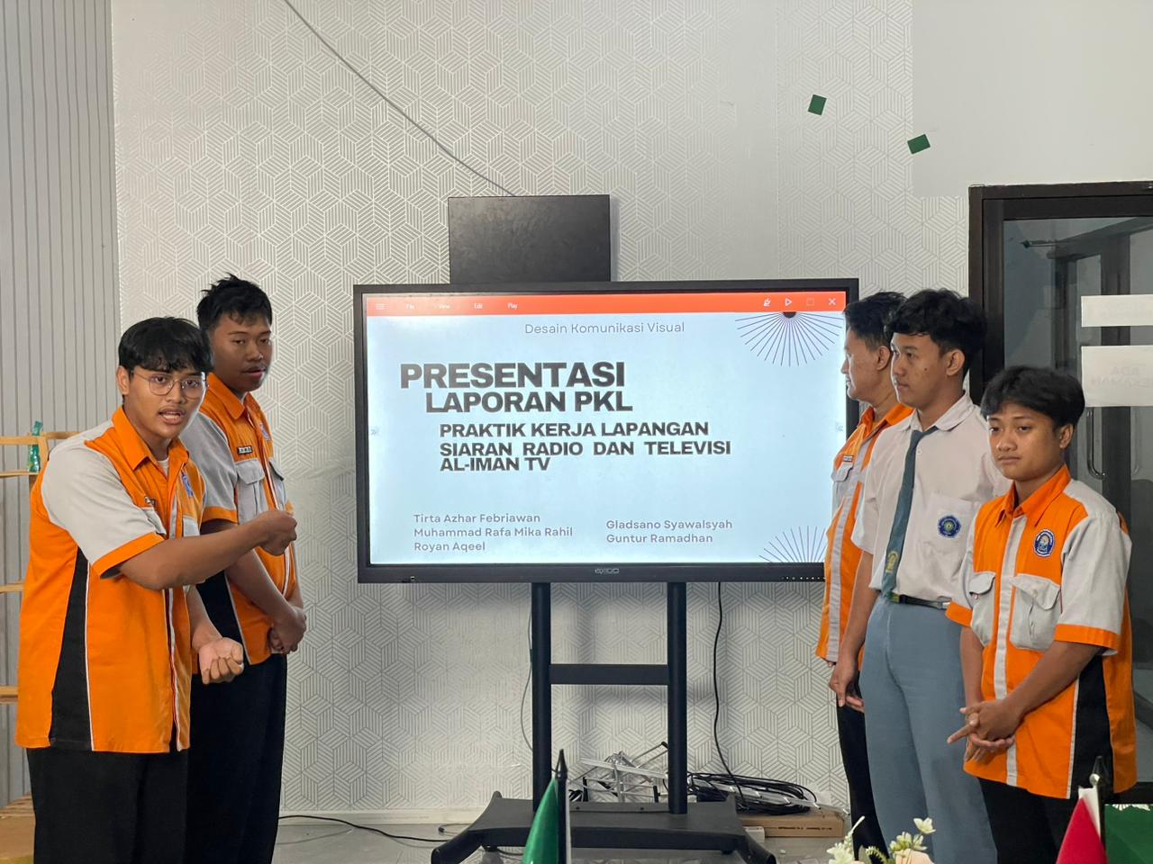 Langkah Pasti Menuju Profesionalisme: Siswa SMK Mudisa Tuntaskan Presentasi Magang 2026