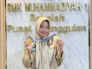 Double Gold! Siswi SMK Mudisa Surabaya Taklukkan Arus Kejurprov Dayung Jatim 2026
