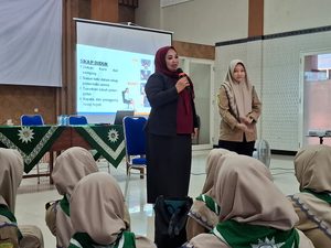 Bekali Siswa Hadapi Dunia Kerja, SMK Muhammadiyah 1 Surabaya Gelar Seminar Grooming dan Etika Profesional
